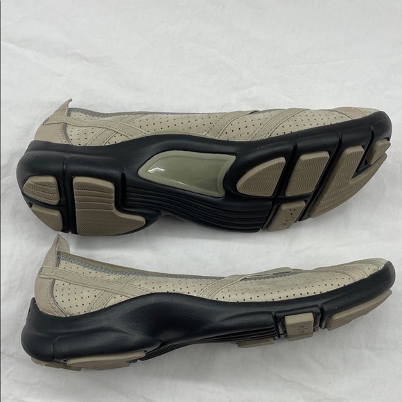 NEW! Clark’s Privo P-Berry Perforated Leather Loafers. 5M. - Picture 9 of 11